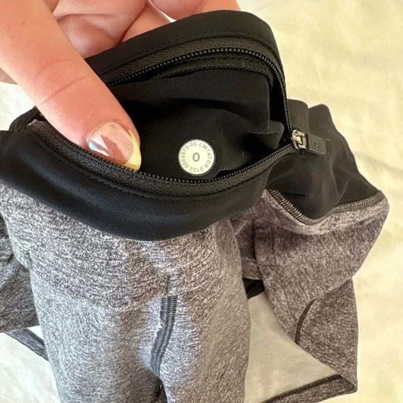 Lululemon Heather Lux Multi Black Low Rise 2.5” Speed Up shorts - Picture 3 of 4